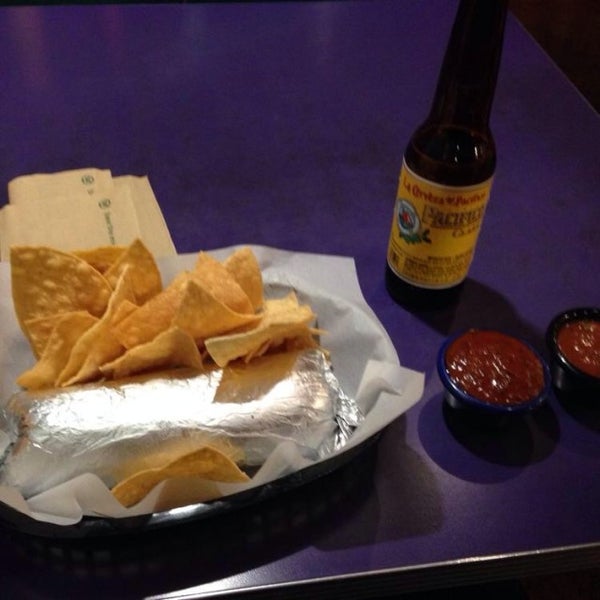 รูปภาพถ่ายที่ Pepino&#39;s Mexican Grill - Hawthorne โดย LLCoolShaun เมื่อ 1/30/2014
