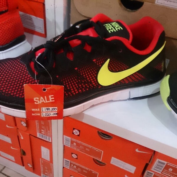 nike ciputra world