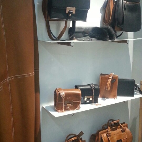 รูปภาพถ่ายที่ Lumi Supermarket โดย Bruno from Fashion B. เมื่อ 3/14/2014
