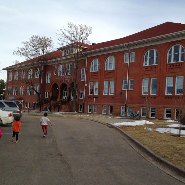 University Hill Elementary School - Elementary School in ...