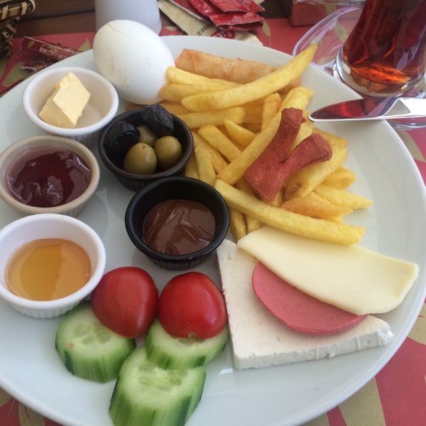 4/8/2015 tarihinde Ebru Ş.ziyaretçi tarafından Gardenya Coffee &amp; Cake &amp; Food'de çekilen fotoğraf