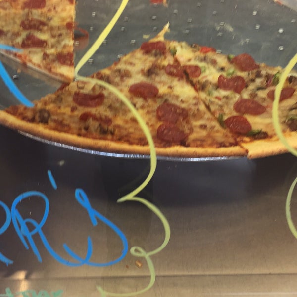 Village Pizza Ukrainian Village 9 tips from 462 visitors