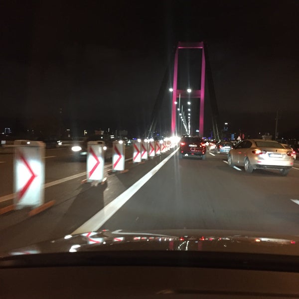 Foto tirada no(a) Boğaziçi Köprüsü por Yasin Y. em 12/15/2015