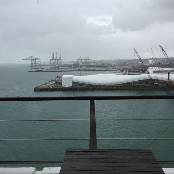 Photo taken at Hilton Auckland by Troi L. on 9/8/2019