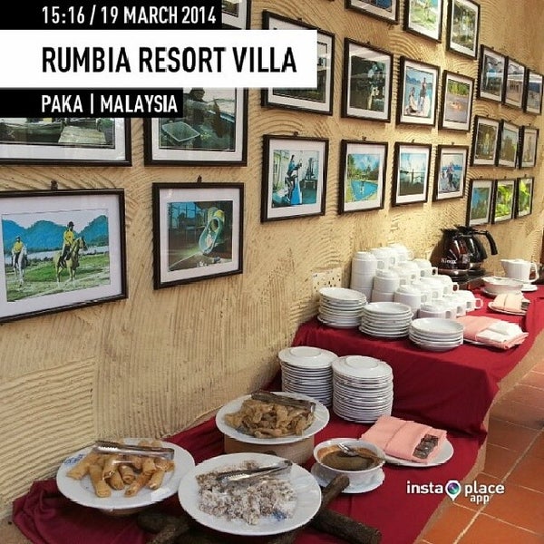 Photo taken at Rumbia Resort Villa, Paka, Terengganu by azim a. on 3/19/2014