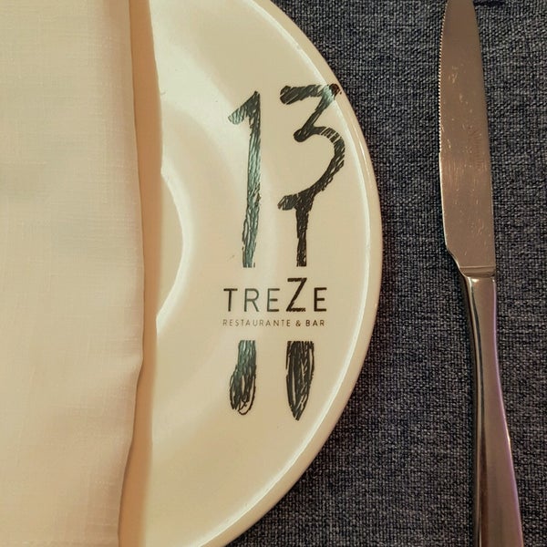 Foto diambil di TreZe Restaurante &amp; Bar oleh Avelino pada 5/21/2021