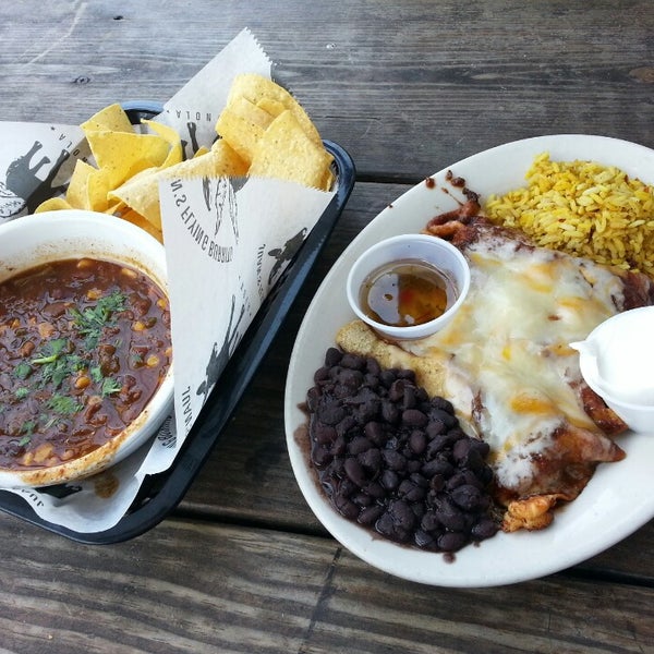 Снимок сделан в Juan&#39;s Flying Burrito пользователем Veronica D. 3/8/2013