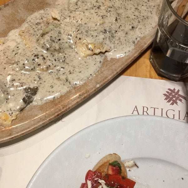 Truffle ravioli was amazingly delicious also tiramisu and pizza