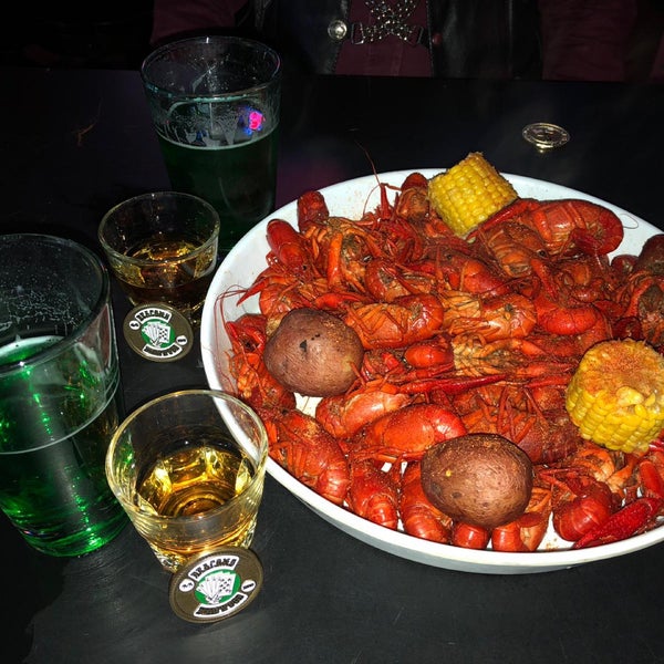 Great bar food and in spring, crawfish.  Lots of tv’s to watch your favorite sporting event.