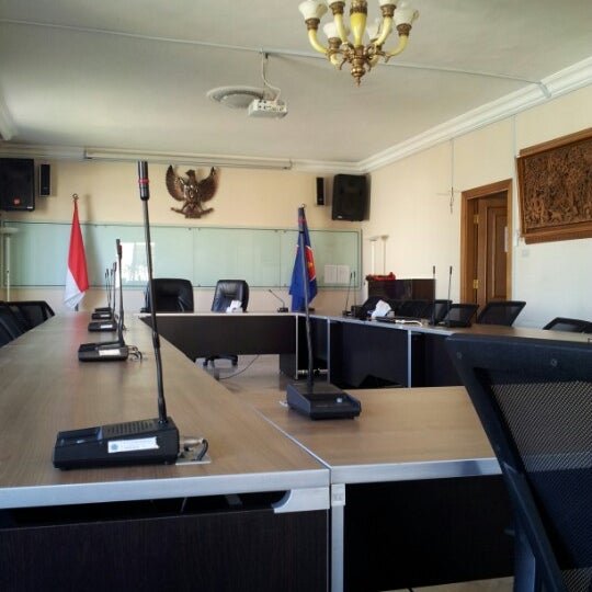 Indonesian Embassy السفارة الاندونيسية Embassy or Consulate