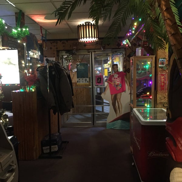 12/24/2016 tarihinde Kelly S.ziyaretçi tarafından The Lun Wah Restaurant and Tiki Bar'de çekilen fotoğraf