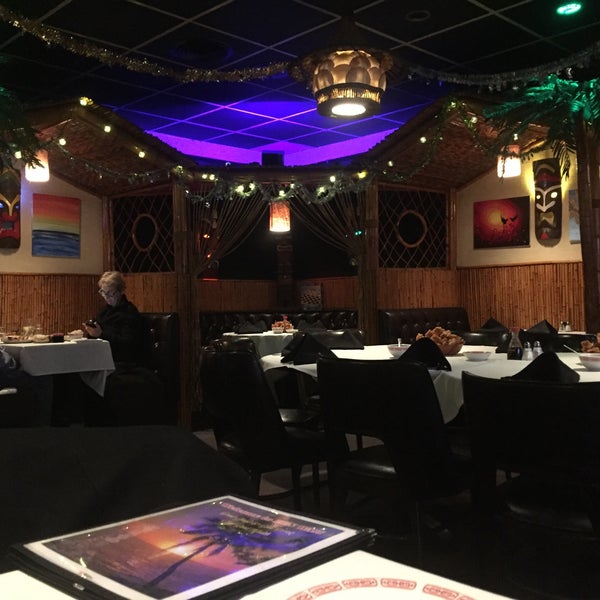 Foto tirada no(a) The Lun Wah Restaurant and Tiki Bar por Kelly S. em 12/23/2016