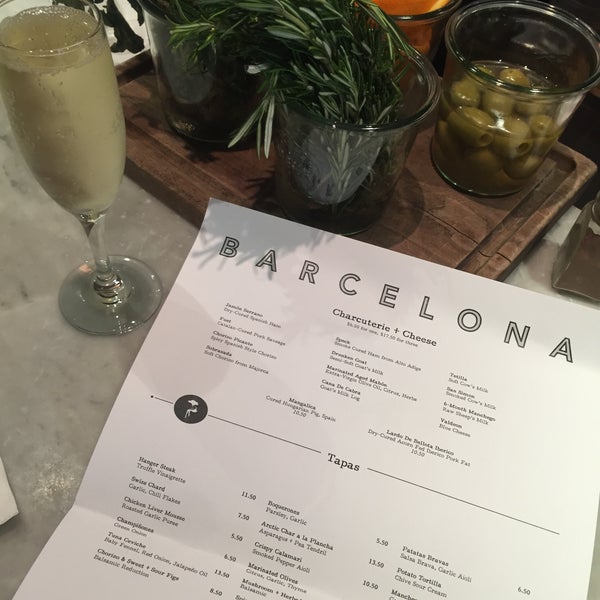 Снимок сделан в Barcelona Wine Bar - Fairfield пользователем Kelly S. 7/6/2016