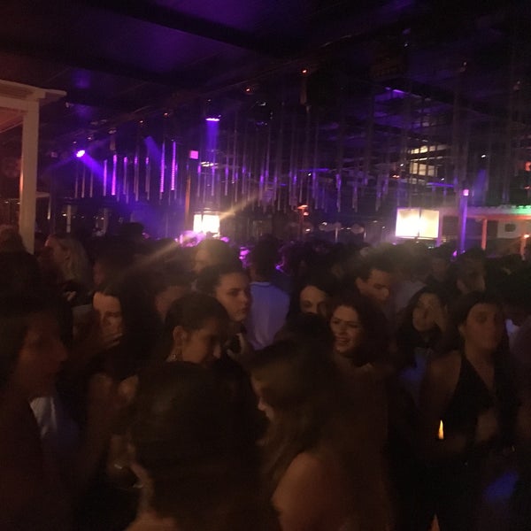 Zona VIP K Urban Beach Bar em Lisbon