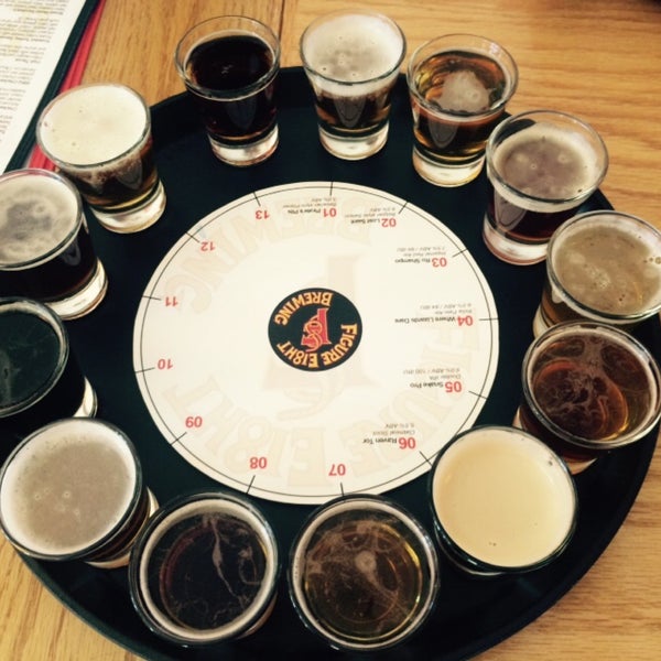 7/31/2015 tarihinde Bridget F.ziyaretçi tarafından Figure Eight Brewery'de çekilen fotoğraf