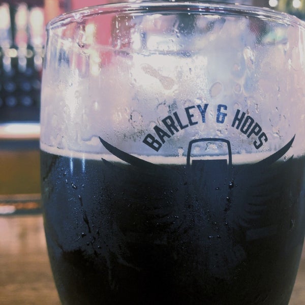 Photo taken at Barley And Hops Grill &amp; Microbrewery by Kevin S. on 5/10/2019