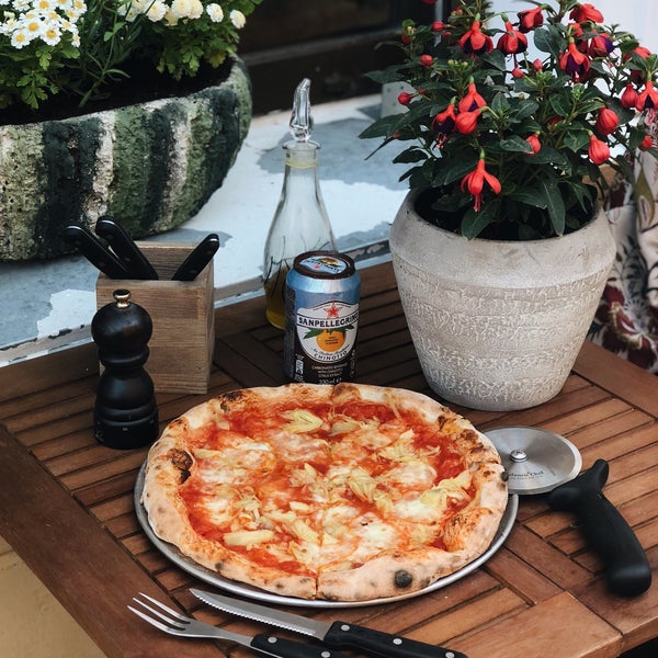 Foto tirada no(a) Pizza Pazza por Pizza Pazza em 7/5/2018