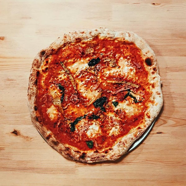 8/27/2017 tarihinde Pizza Pazzaziyaretçi tarafından Pizza Pazza'de çekilen fotoğraf