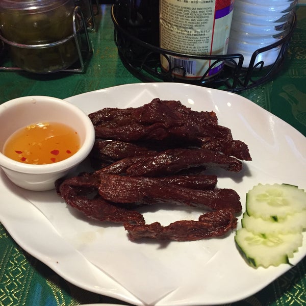12/2/2015에 Mitch G.님이 Sikhay Thai Lao Restaurant &amp; Boba Tea에서 찍은 사진