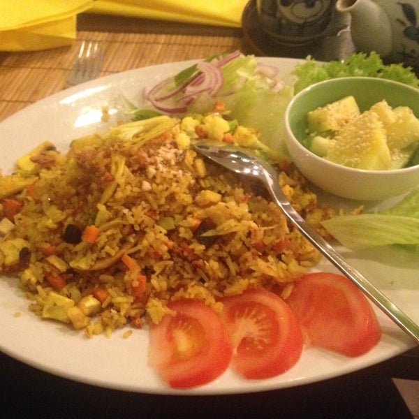 Foto tomada en Samadhi Vegetarisches Restaurant  por Sonia K. el 11/5/2013