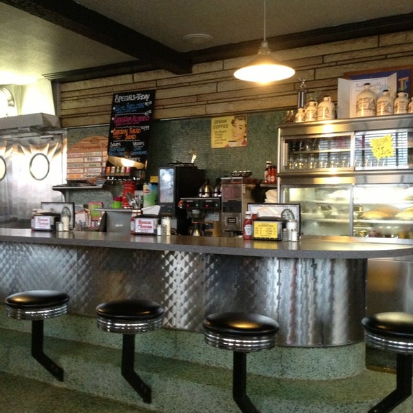 5/11/2013 tarihinde Julia D.ziyaretçi tarafından Summit Diner'de çekilen fotoğraf