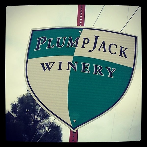 3/28/2014 tarihinde Adam B.ziyaretçi tarafından PlumpJack Winery'de çekilen fotoğraf
