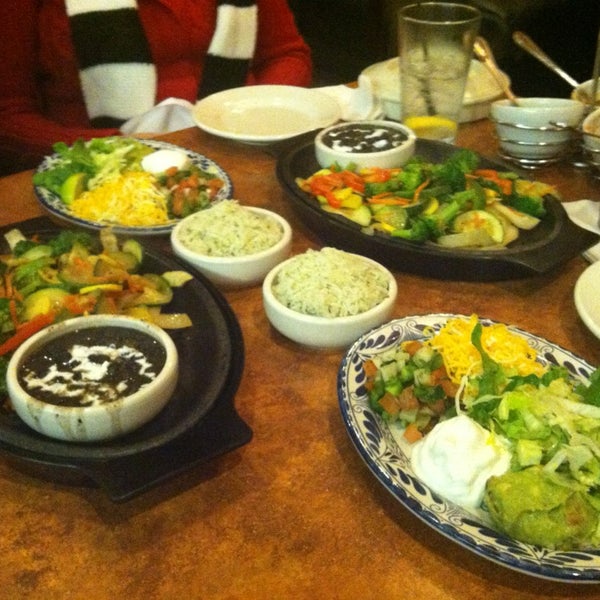 Foto tomada en Abuelo&#39;s Mexican Restaurant  por Austin C. el 1/1/2013