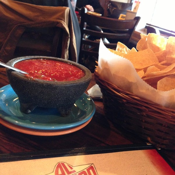 4/6/2013 tarihinde Olga K.ziyaretçi tarafından Ol&#39; Mexico Restaurante &amp; Cantina'de çekilen fotoğraf