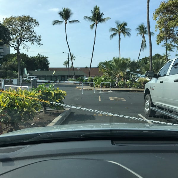 Photo taken at Courtyard by Marriott King Kamehameha&#39;s Kona Beach Hotel by Everyday on 5/10/2017