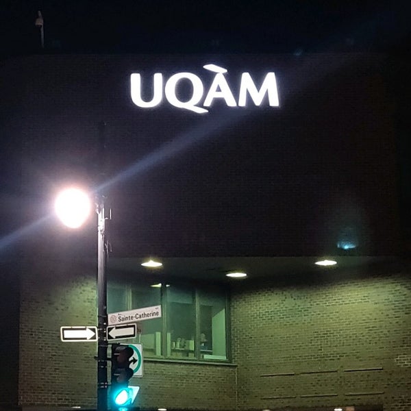 Foto scattata a UQAM | Université du Québec à Montréal da Yeah W. il 6/29/2022