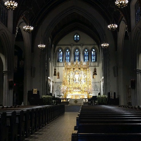 รูปภาพถ่ายที่ St James Church (Episcopal) โดย Yeah W. เมื่อ 4/19/2022