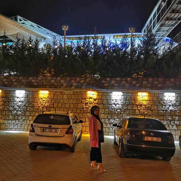Das Foto wurde bei Airbus Cafe &amp; Restaurant von İREM NUR S. am 11/17/2019 aufgenommen