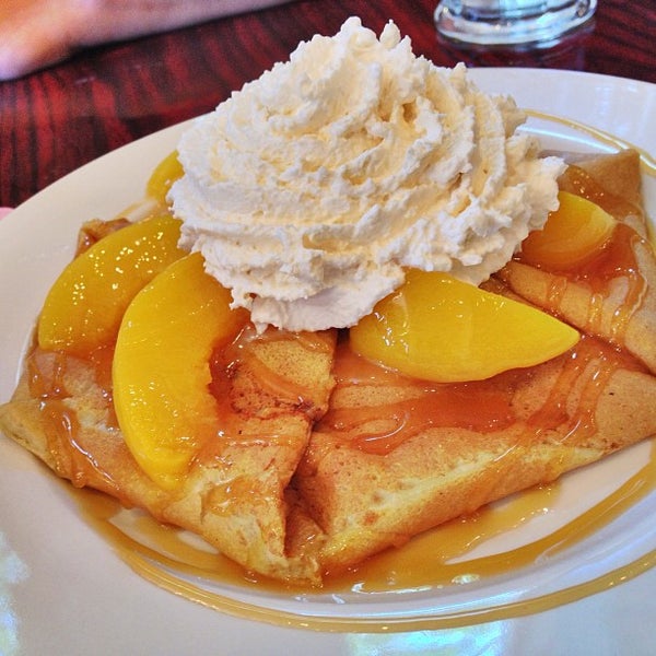 รูปภาพถ่ายที่ Midtown Crêperie &amp; Café โดย Stockton, California เมื่อ 5/11/2013