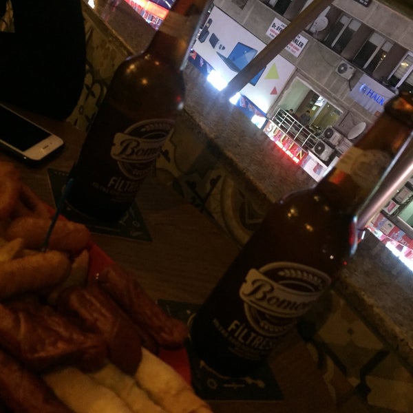 รูปภาพถ่ายที่ Şişman Efes Pub โดย Ayşenur เมื่อ 9/9/2019