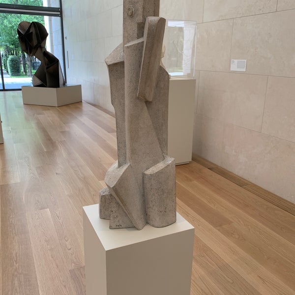 4/16/2022 tarihinde Spintrickziyaretçi tarafından Nasher Sculpture Center'de çekilen fotoğraf