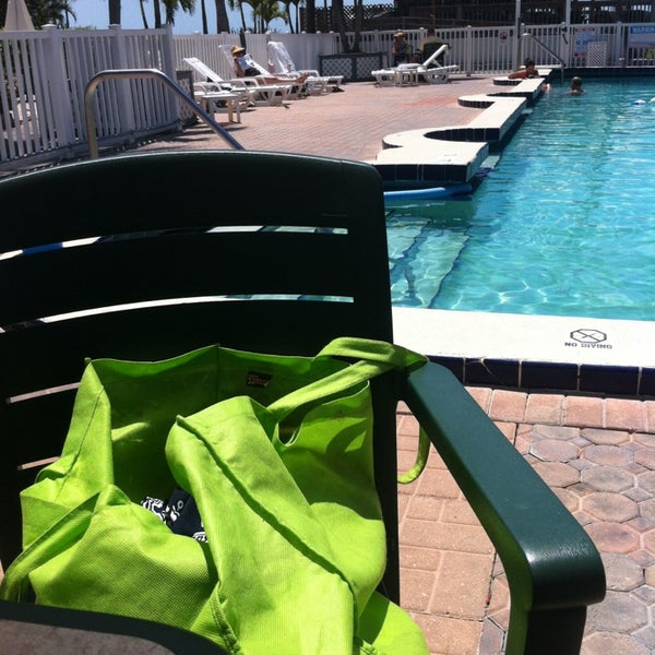 4/8/2013 tarihinde Vanessa T.ziyaretçi tarafından The Beachcomber Beach Resort Hotel'de çekilen fotoğraf