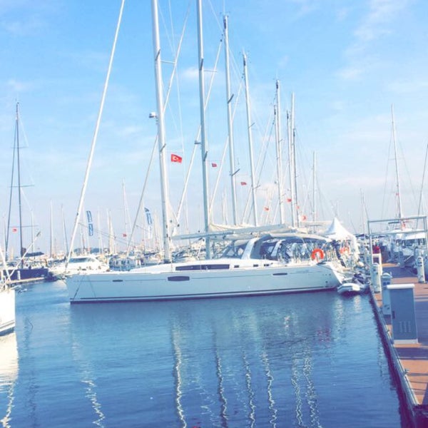 Das Foto wurde bei Ev&#39;re Boat Show Standı von Akın K. am 10/4/2015 aufgenommen