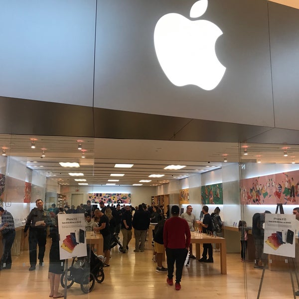 Wellington Green - Apple Store - Apple