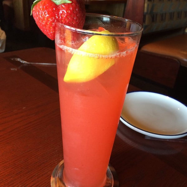 Photo taken at Red Lobster by Carlos M. on 4/30/2015