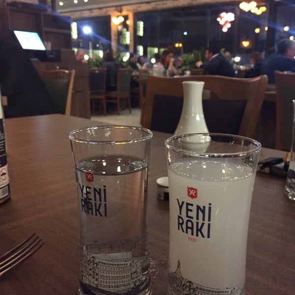 Снимок сделан в Çakıl Restaurant - Ataşehir пользователем Dinçer 3/31/2018