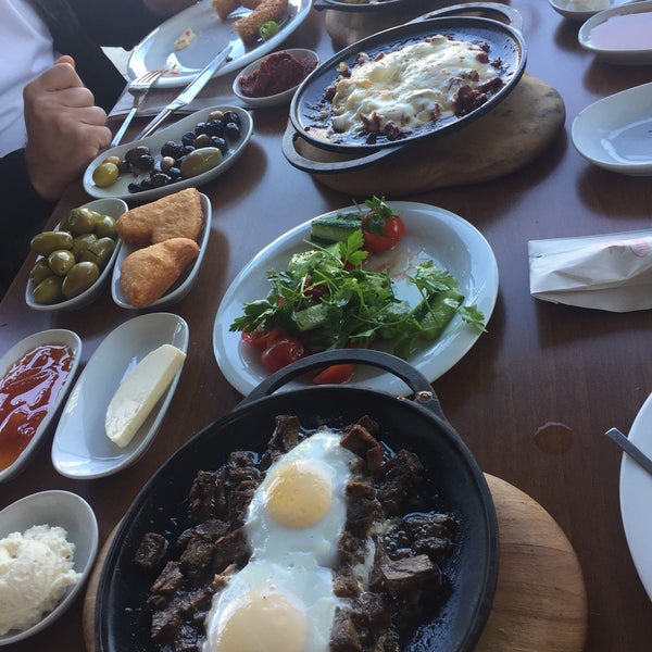 3/23/2019にDinçerがKırıtaklar Mandıra &amp; Kahvaltıで撮った写真