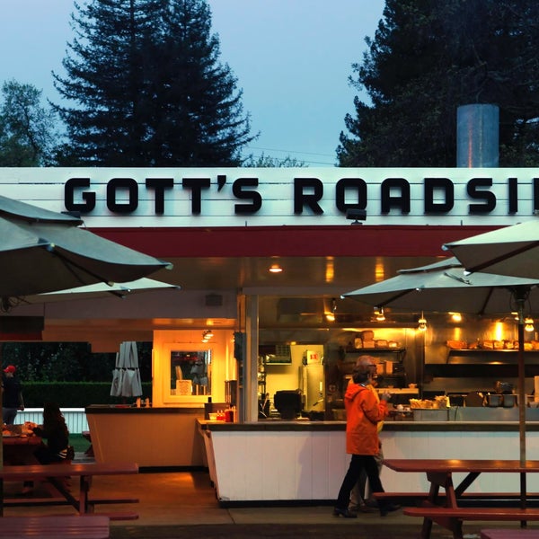 รูปภาพถ่ายที่ Gott&#39;s Roadside โดย Todd B. เมื่อ 2/1/2019