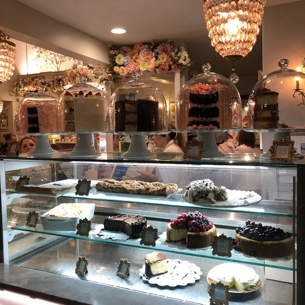 Foto diambil di The Cake Bake Shop oleh Romily B. pada 5/12/2019