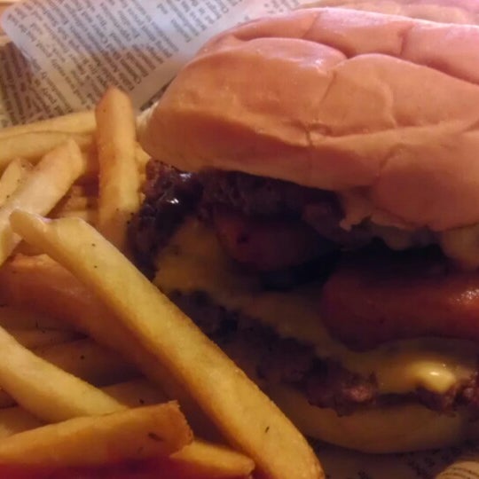 Photo taken at Jake&#39;s Wayback Burgers by Jason B. on 9/27/2013