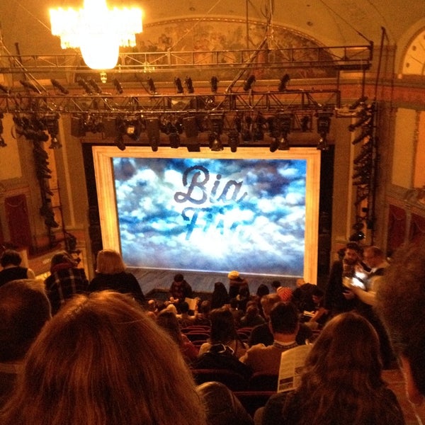 Photo taken at Big Fish on Broadway by Lindsay M. on 12/27/2013