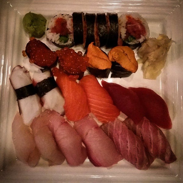 รูปภาพถ่ายที่ Sushi Neko โดย Liz S. เมื่อ 3/28/2015