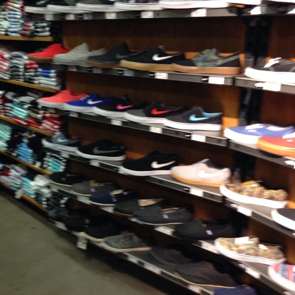 Nike store del amo mall hot sale