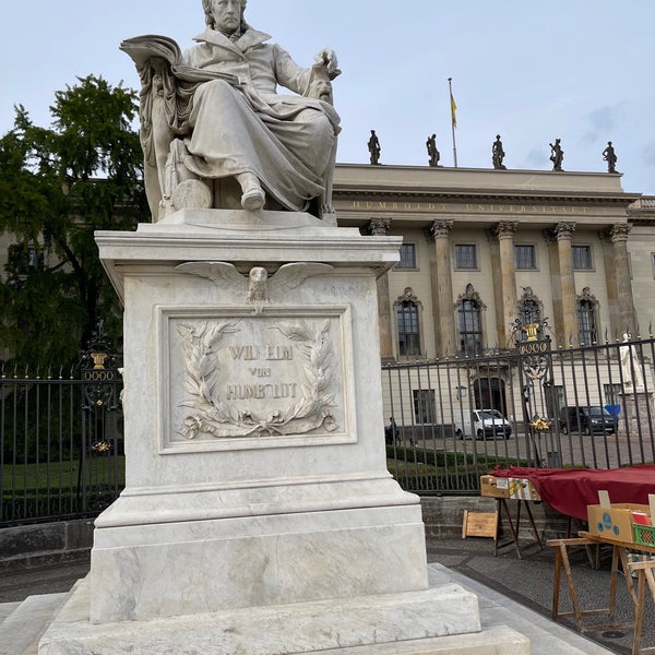 Снимок сделан в Humboldt-Universität zu Berlin пользователем Troy T. 9/12/2022