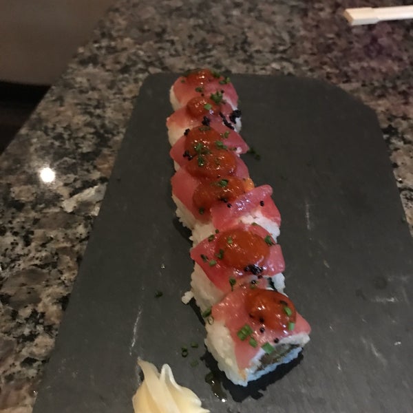 Снимок сделан в Umi Japanese Restaurant пользователем Fernando S. 10/20/2017