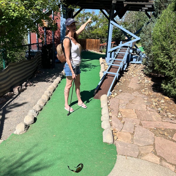 Photo prise au Colorado Journey Mini Golf par Lindsey S. le7/30/2022